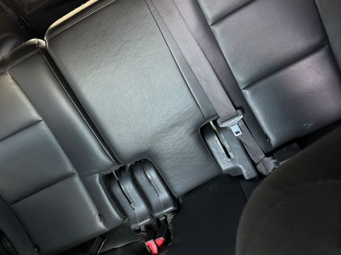 Used 2015 Ford Explorer XLT image 12