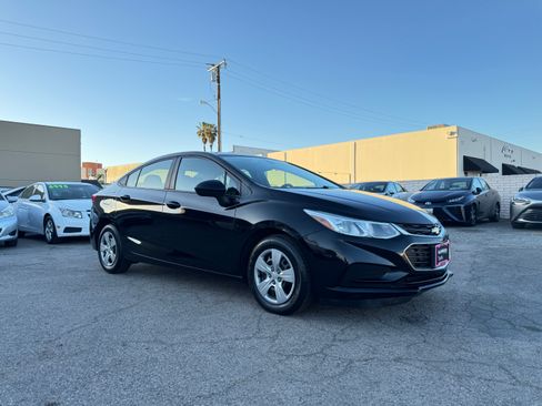Used 2017 Chevrolet Cruze LS image 10