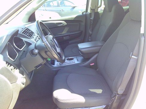 Used 2012 Chevrolet Traverse LT image 7