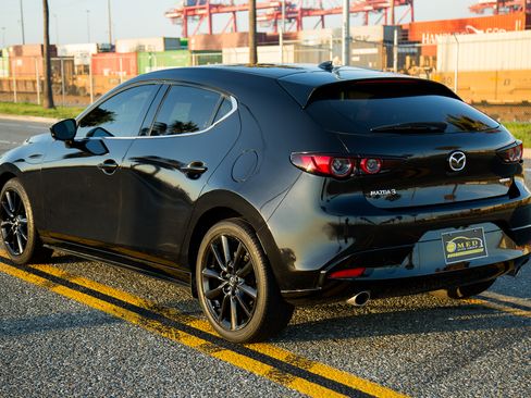 Used 2021 MAZDA MAZDA3 w/ Premium Package image 3