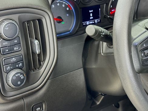 Used 2022 Chevrolet Silverado 1500 Limited Custom image 10