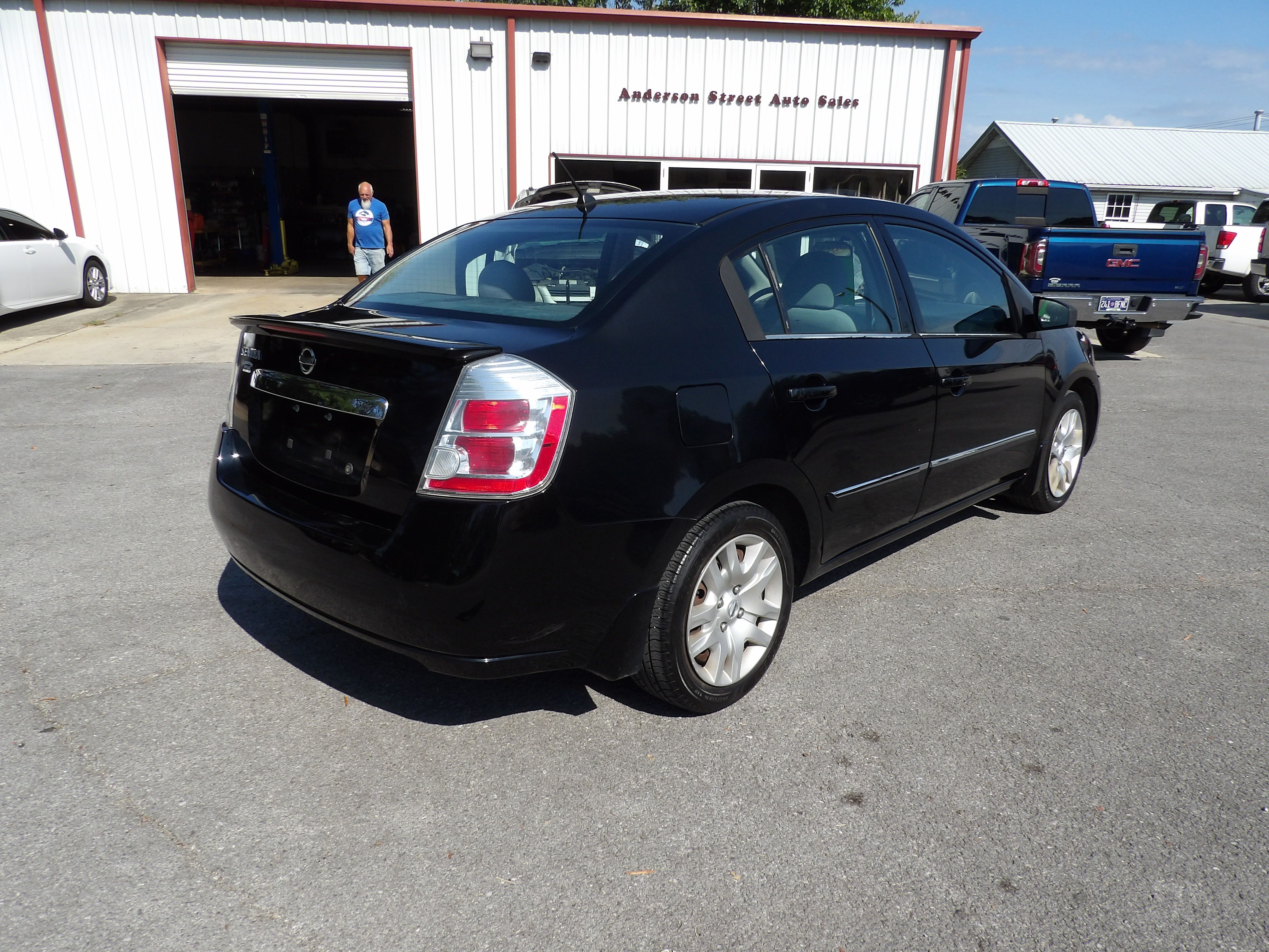 Used 2011 Nissan Sentra Sedan FWD image 3