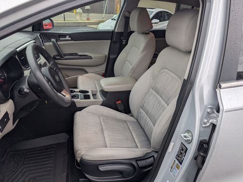 Used 2020 Kia Sportage LX image 6