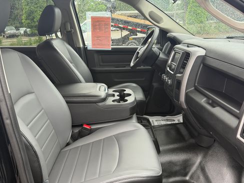 Used 2024 RAM 1500 4x4 Crew Cab Classic Tradesman image 21