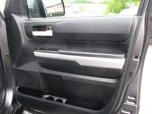 Used 2017 Toyota Tundra SR5 image 36