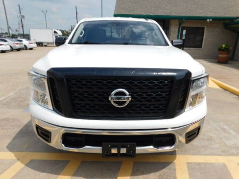 Used 2019 Nissan Titan S RWD image 3