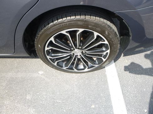 Used 2015 Toyota Corolla S Plus image 9