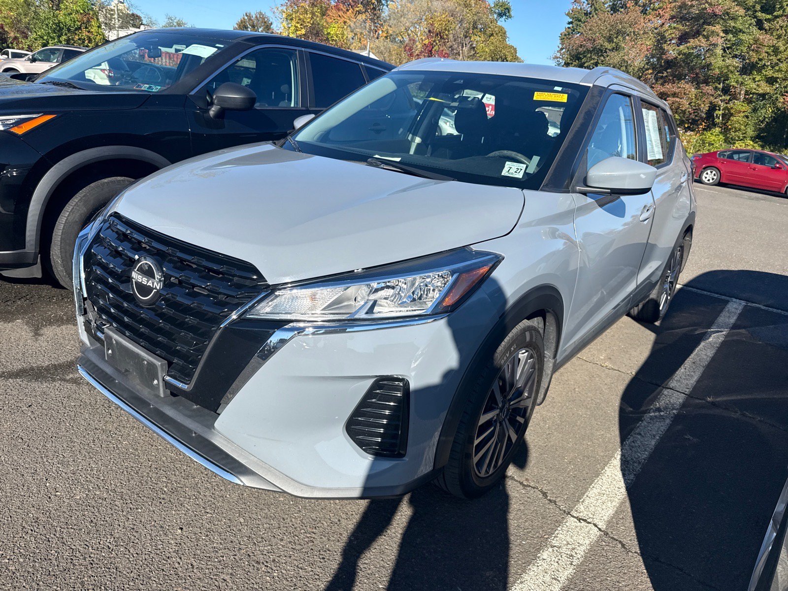 Used 2022 Nissan Kicks SV FWD image 2