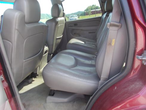 Used 2004 Chevrolet Tahoe 4WD image 9