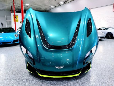 Used 2023 Aston Martin DBS image 26