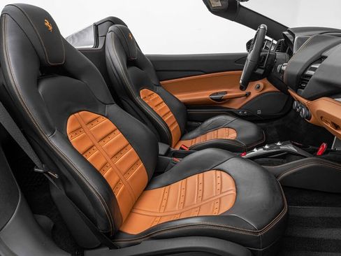 Used 2017 Ferrari 488 Spider image 7