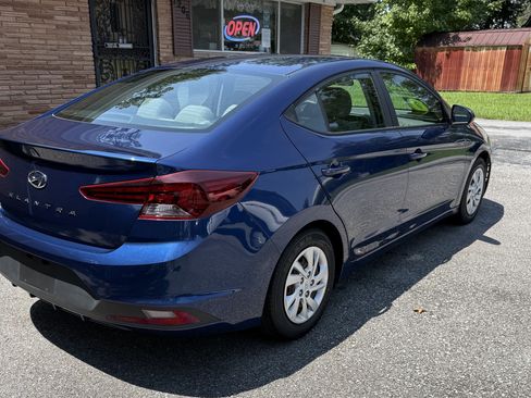 Used 2020 Hyundai Elantra SE Sedan FWD image 3