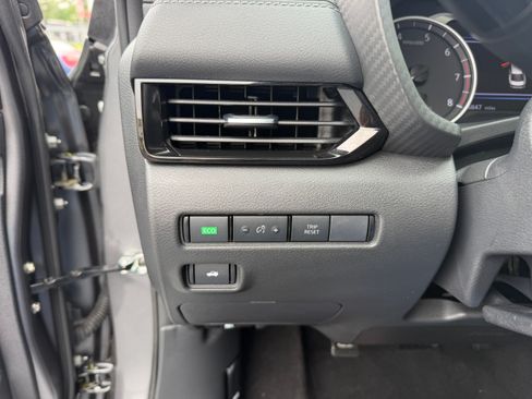 Used 2025 Nissan Sentra SV FWD image 6