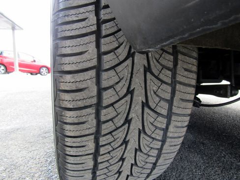 Used 2017 GMC Yukon SLT image 9