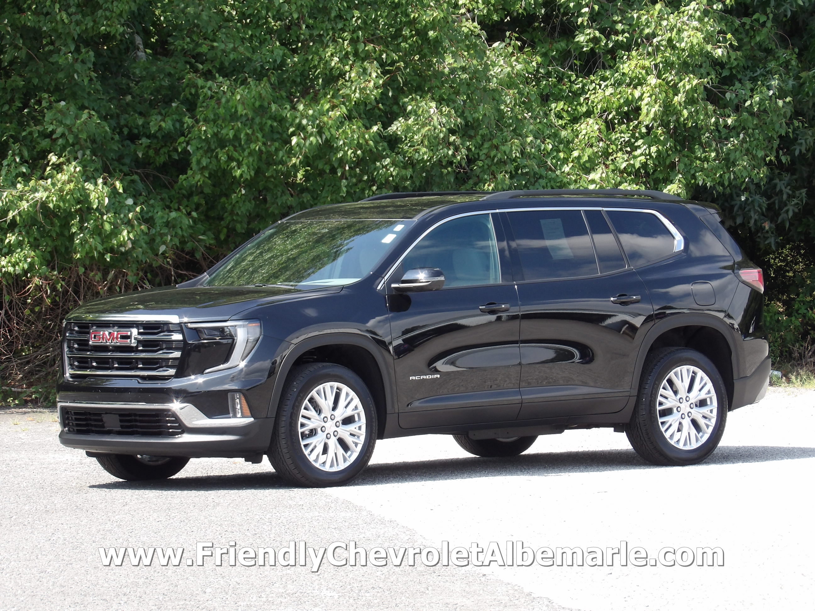 Used 2026 GMC Acadia FWD Elevation image 1
