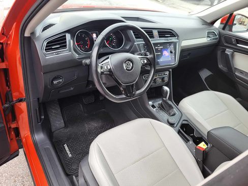 Used 2019 Volkswagen Tiguan SE image 11