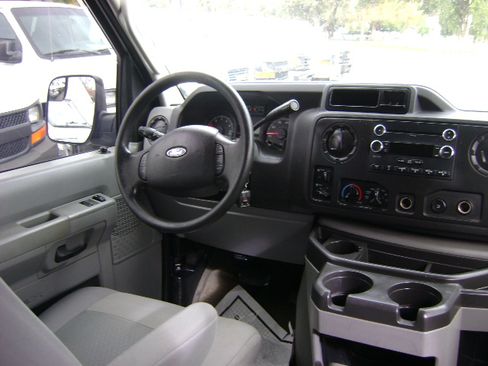 Used 2014 Ford E-350 and Econoline 350 XLT image 8
