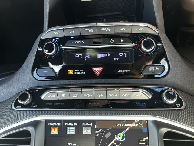 Used 2018 Hyundai Ioniq Hybrid Limited w/ Ultimate Pkg FWD image 17
