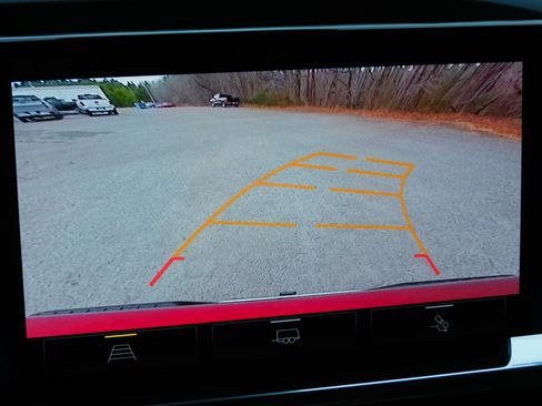 Used 2024 Chevrolet Silverado 1500 LT Z71 image 3