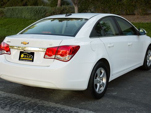 Used 2016 Chevrolet Cruze Limited LT image 5