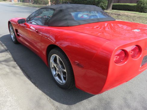 Used 2003 Chevrolet Corvette image 11