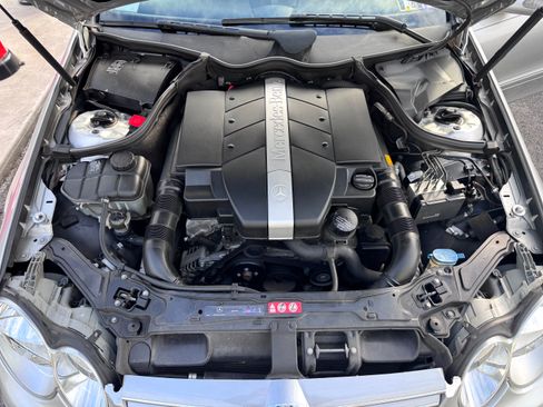 Used 2005 Mercedes-Benz CLK 320 image 25