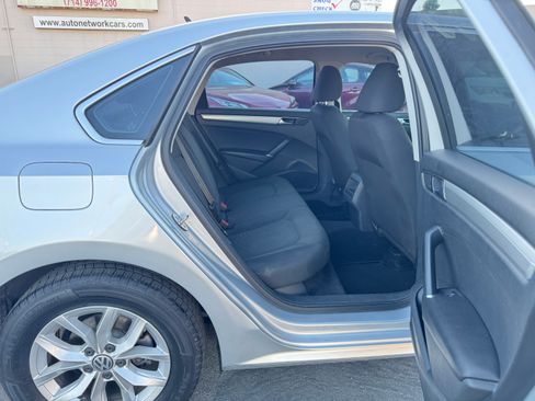 Used 2016 Volkswagen Passat 1.8T S image 19
