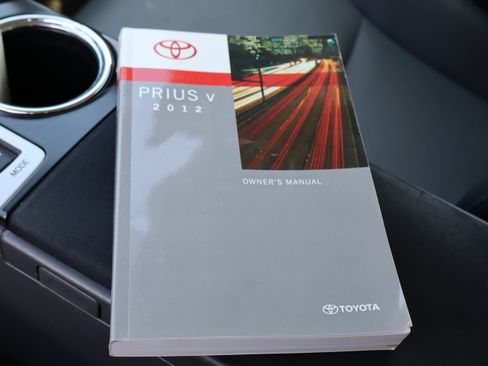 Used 2012 Toyota Prius V Five image 30