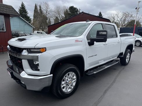 Used 2023 Chevrolet Silverado 2500 LT image 4