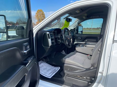 Used 2019 Chevrolet Silverado 2500 LT image 5
