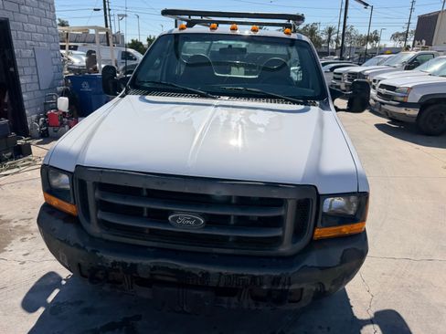 Used 2000 Ford F350 2WD Regular Cab DRW Super Duty image 3