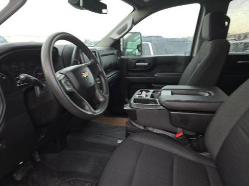 Used 2024 Chevrolet Silverado 2500 W/T image 5