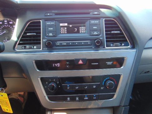 Used 2017 Hyundai Sonata SE image 15