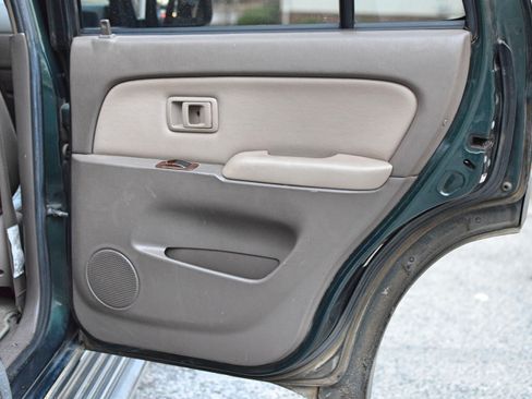 Used 1999 Toyota 4Runner Limited image 37