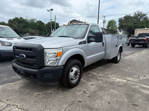 Used 2015 Ford F350 XL image 1