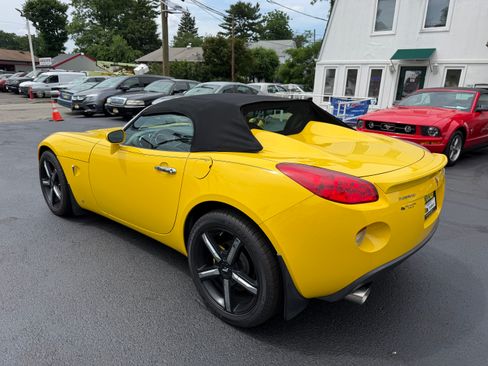 Used 2007 Pontiac Solstice GXP Convertible RWD image 28