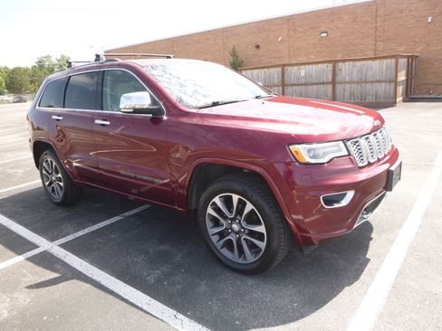 Used 2018 Jeep Grand Cherokee 4WD Overland image 4