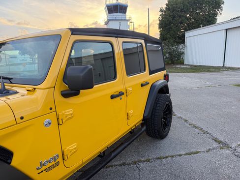 Used 2019 Jeep Wrangler 4WD Unlimited Sport image 65