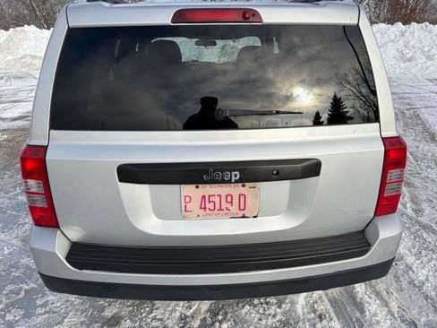 Used 2014 Jeep Patriot Sport image 4