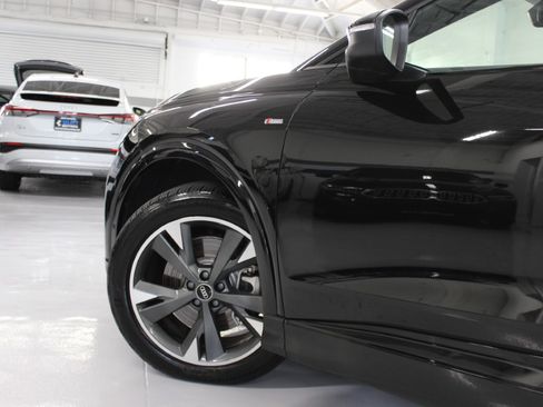 Used 2024 Audi Q4 e-tron Premium Plus image 16