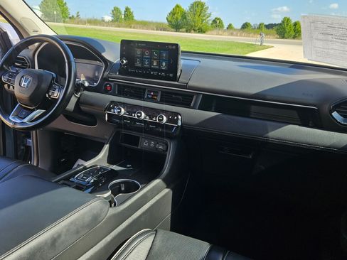 Used 2023 Honda Pilot Elite image 18