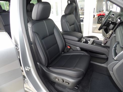 Used 2026 GMC Acadia FWD Elevation image 23
