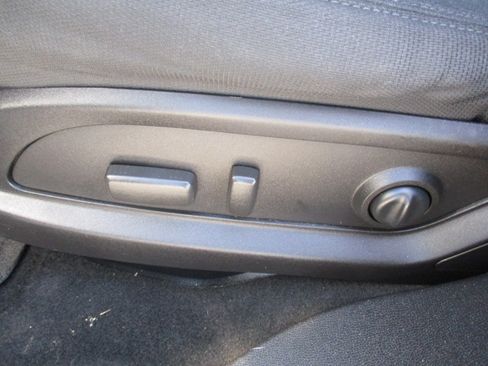 Used 2013 Chevrolet Traverse LT image 15