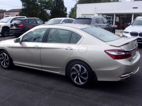 Used 2017 Honda Accord EX-L V6 Sedan image 5