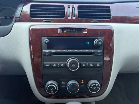 Used 2008 Chevrolet Impala LS image 16