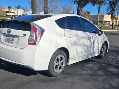 Used 2013 Toyota Prius Three image 7