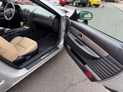 Used 2004 Ford Thunderbird image 14