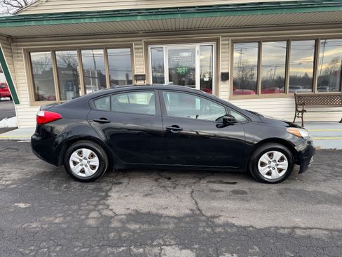 Used 2016 Kia Forte LX image 1