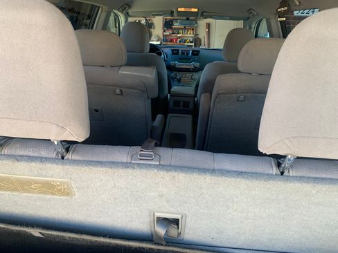 Used 2010 Toyota Highlander Sport image 6