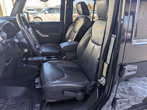 Used 2015 Jeep Wrangler Unlimited Sahara image 6